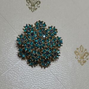 Teal Crystal Floral Goldplated Signed Sphinx Brooch